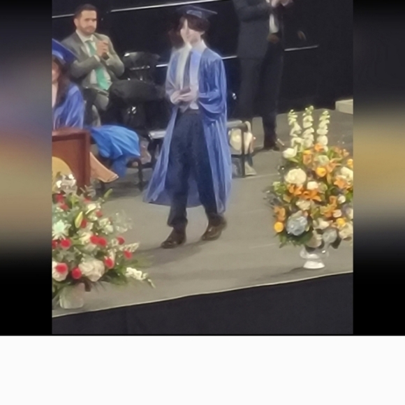 We started selling on Poshmark as " AWE" Aiden, Wana and Eamon! - Picture 8 of 16